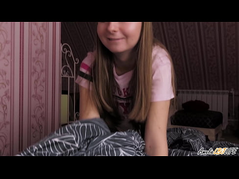 ❤️ ब्लोन्डीले आफ्नो BFF गहिरो रूपमा चुस्छे र उनको मुखमा सहन्छ ❤❌  अश्लील ne.bencoineth.top मा  ❌❤